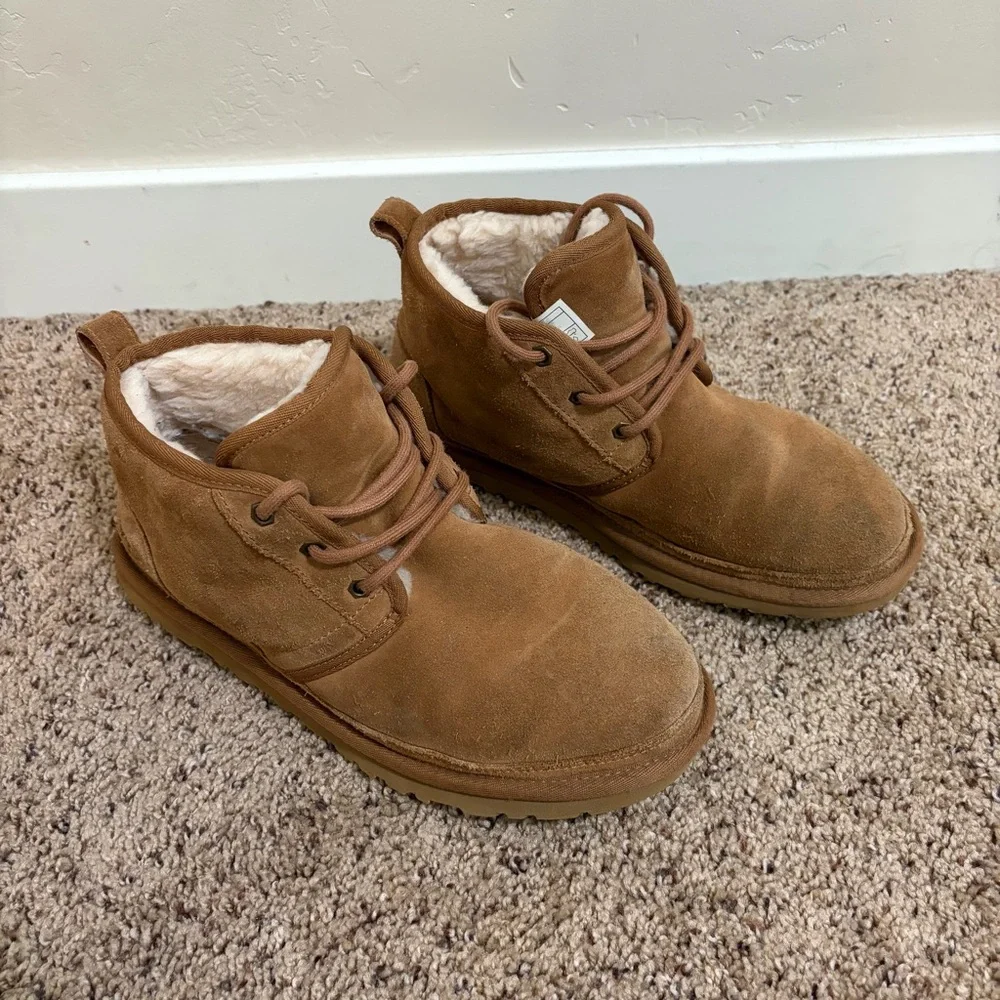 UGG Neumel Men’s Suede Chukka Boots Size 8, Chestnut Brown